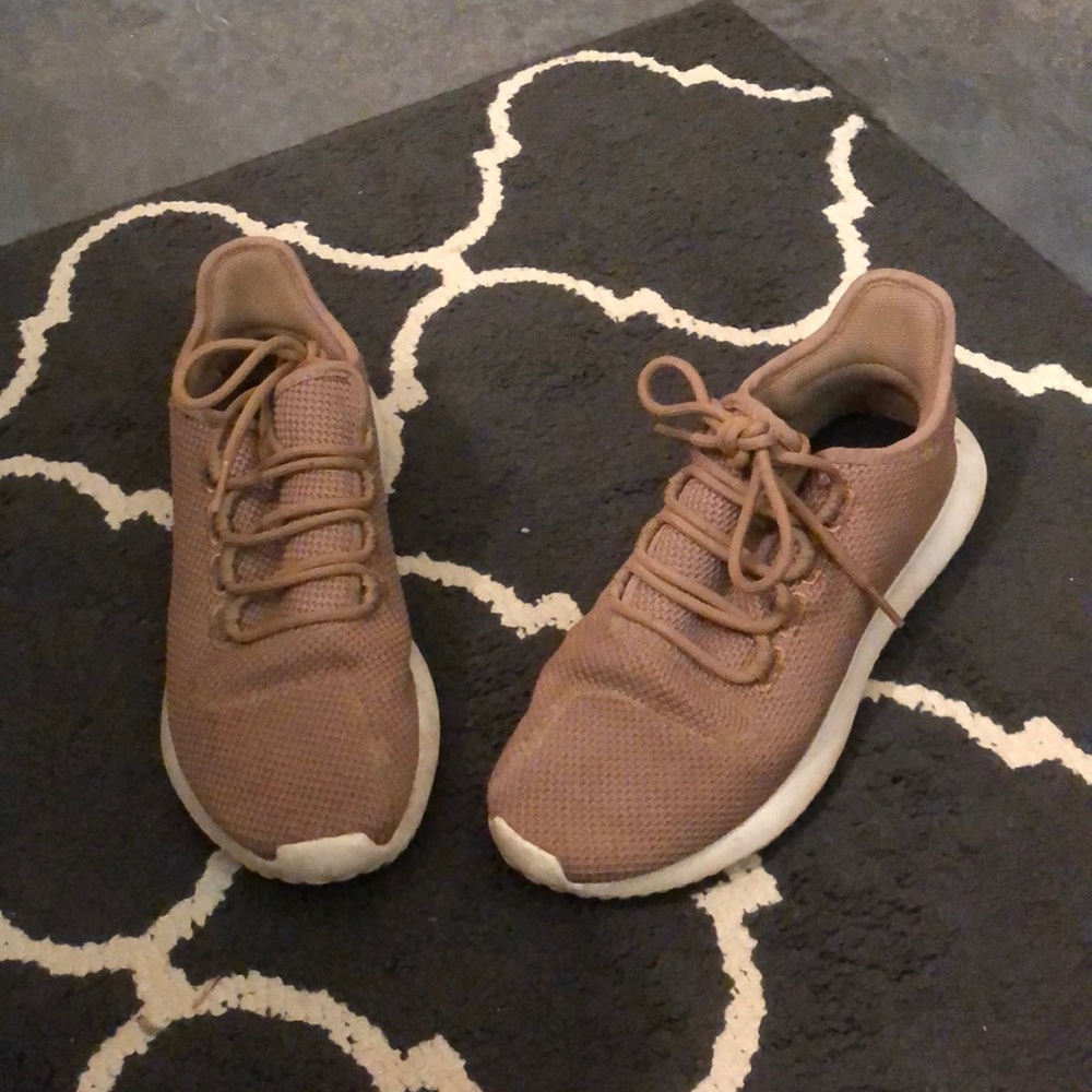 Adidas tennis shoes ❤️